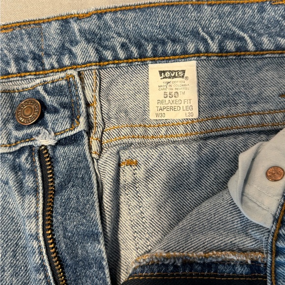 Levi’s 550’s Relaxed Fit Tapered Leg 30/30 - Picture 2 of 2